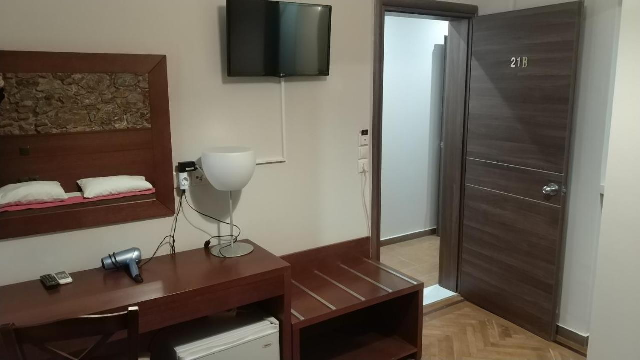 豚草套房酒店 雅典 外观 照片