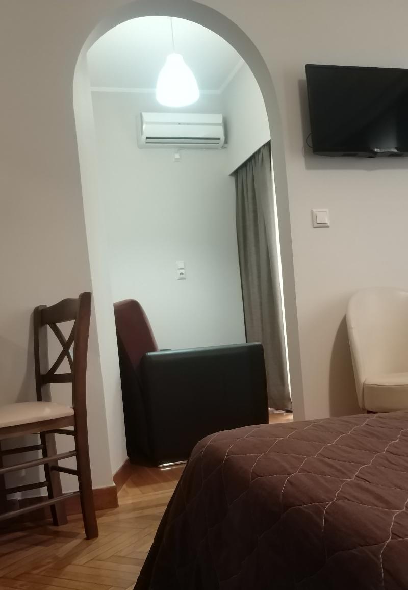 豚草套房酒店 雅典 外观 照片